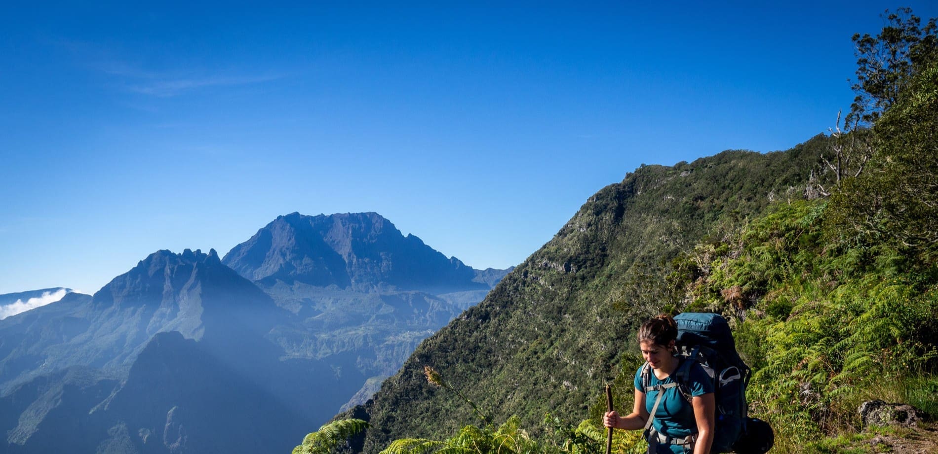 Randonnée dans les montagnes de La Réunion pendant l’hiver austral